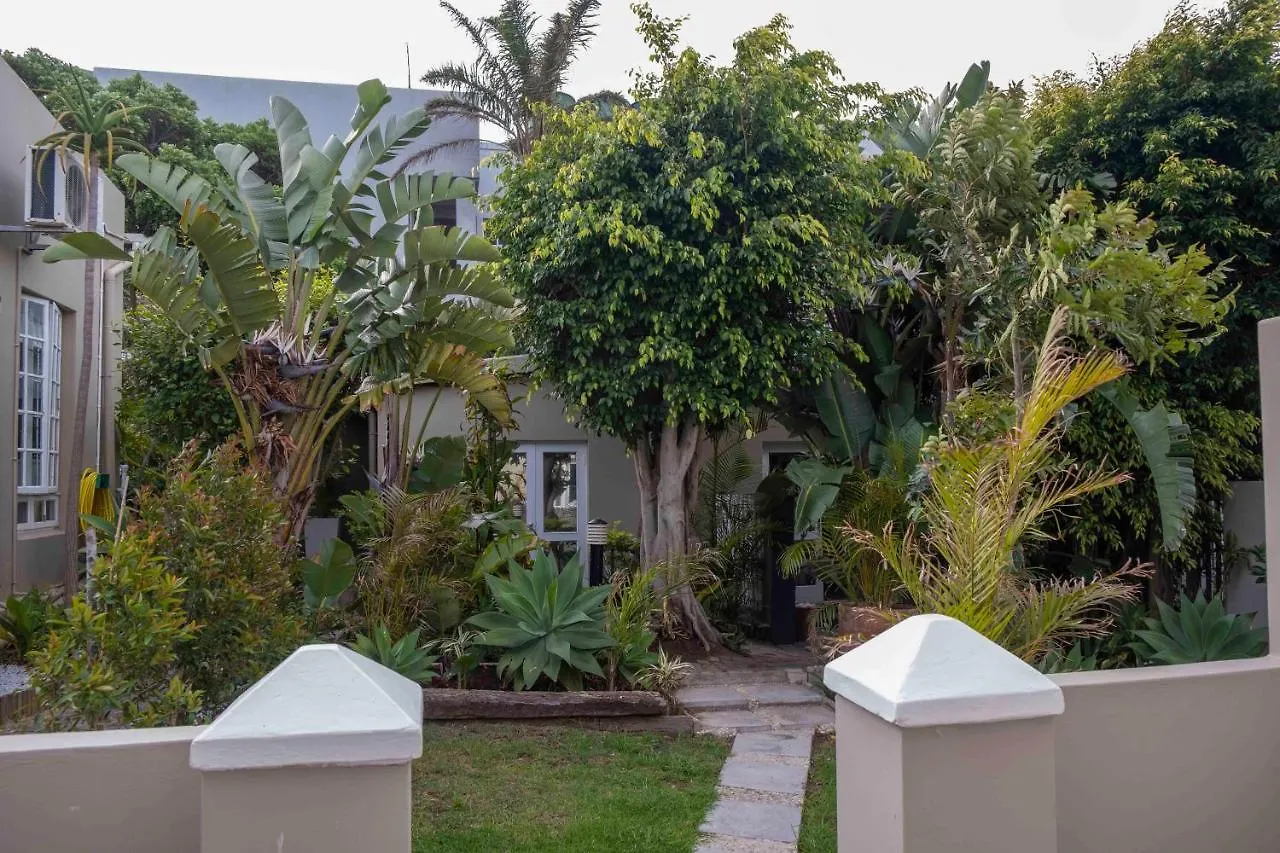 Conifer Beach House Port Elizabeth 4*,