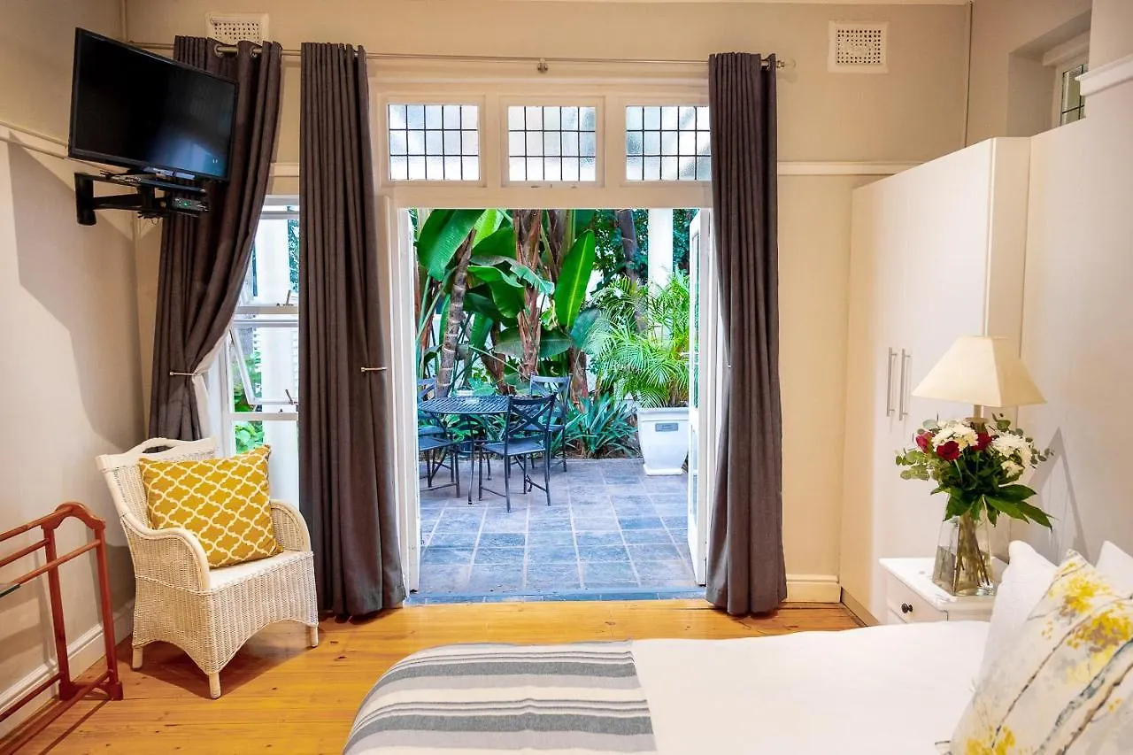 Conifer Beach House Port Elizabeth 4*,  South Africa