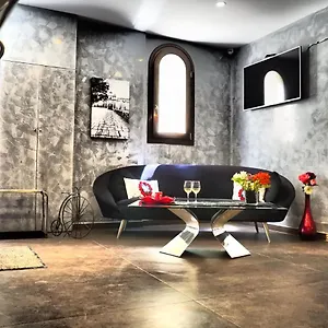 Adelphi Boutique Malte