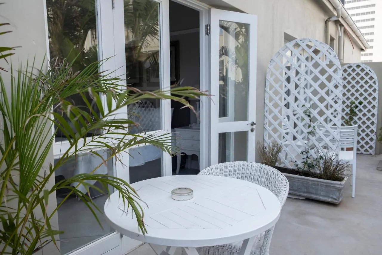 Alojamento de Acomodação e Pequeno-almoço Conifer Beach House Port Elizabeth